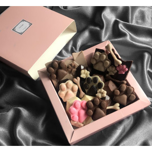 Greige Rose Chocolate - Pink Happy paw Themed Chocolate Box -Pre Order